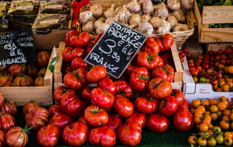 primeur-ST PIERRE-min_tomatoes-4050245